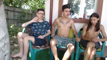 Tino_Axel  10-07-2021 video showfeet